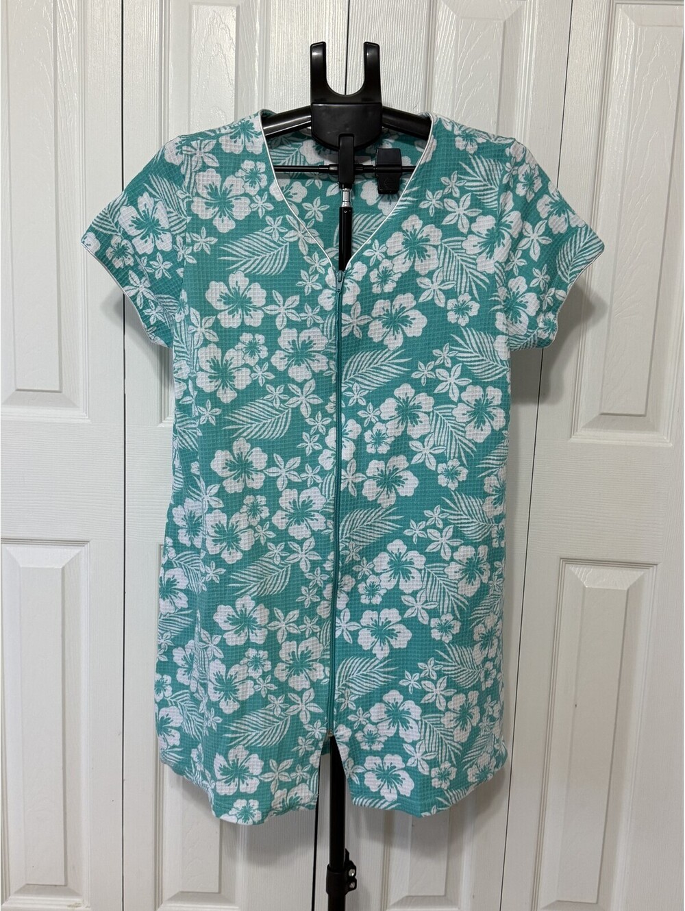 Coral Bay Robe Womens L Green Floral Short Sleeve Zip Front Knit Lightweight